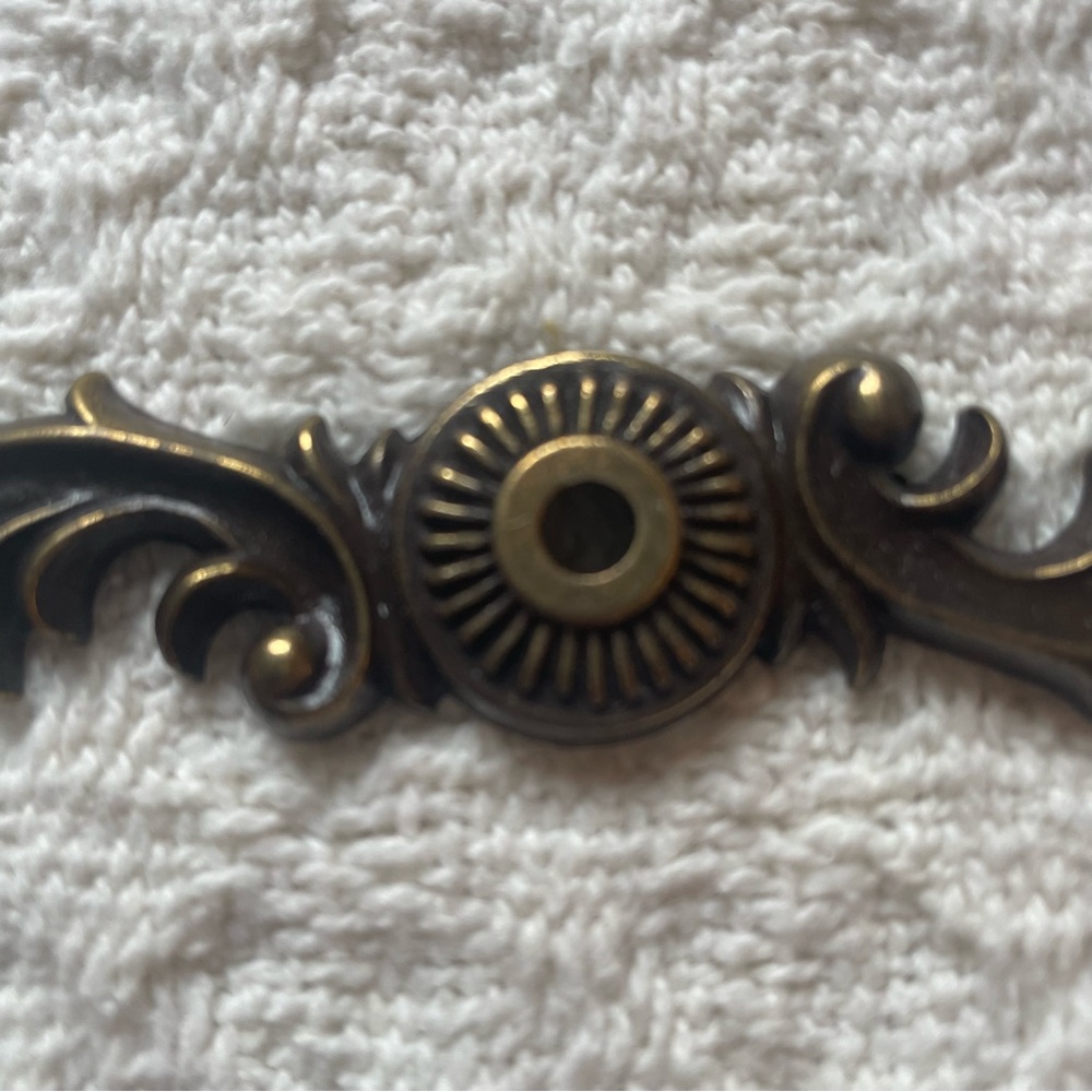 Vintage Set of 4 Handles for Dressers Knobs Pulls Hollywood Regency Hardware MCM - Picture 5 of 12
